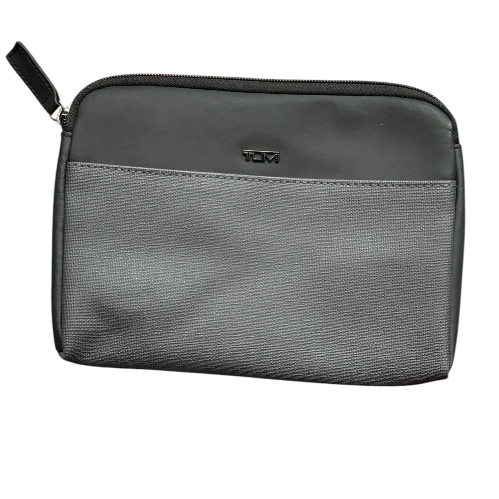Tumi like new